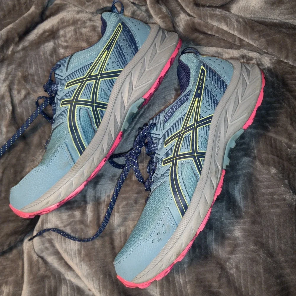 ASICS Gel Venture 11 1/2 Running Shoes 